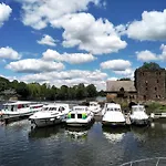 Vintage à Bord D'une Péniche à Chenillé-champteussé, 8-10 Pers, Grand Espace Extérieur - Api-1-46-12 Chenillé-Changé