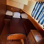 Vintage à Bord D'une Péniche à Chenillé-champteussé, 8-10 Pers, Grand Espace Extérieur - Api-1-46-12 Botel *