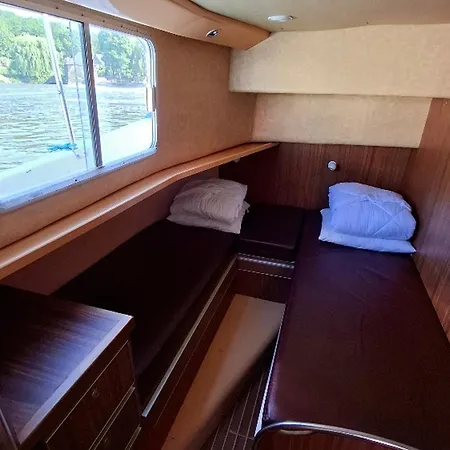 Sejour Vintage A Bord D'une Peniche A Chenille-champteusse, 8-10 Pers, Grand Espace Exterieur - Api-1-46-12