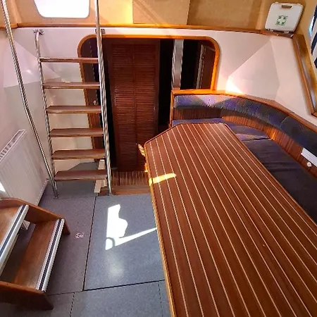 Sejour Vintage A Bord D'une Peniche A Chenille-champteusse, 8-10 Pers, Grand Espace Exterieur - Api-1-46-12 Πλωτό κατάλυμα