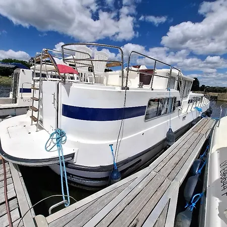 Sejour Vintage A Bord D'une Peniche A Chenille-champteusse, 8-10 Pers, Grand Espace Exterieur - Api-1-46-12 Botel Chenillé-Changé