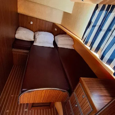 Sejour Vintage A Bord D'une Peniche A Chenille-champteusse, 8-10 Pers, Grand Espace Exterieur - Api-1-46-12 Botel *