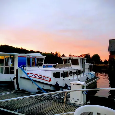 Sejour Vintage A Bord D'une Peniche A Chenille-champteusse, 8-10 Pers, Grand Espace Exterieur - Api-1-46-12