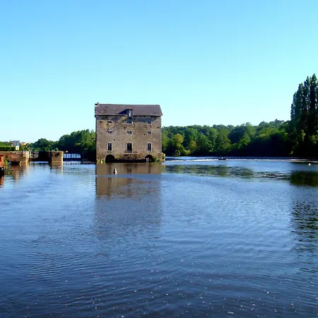 Sejour Vintage A Bord D'une Peniche A Chenille-champteusse, 8-10 Pers, Grand Espace Exterieur - Api-1-46-12 * Chenillé-Changé