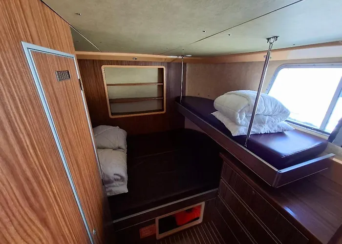 Sejour Vintage A Bord D'une Peniche A Chenille-champteusse, 8-10 Pers, Grand Espace Exterieur - Api-1-46-12 Botel *