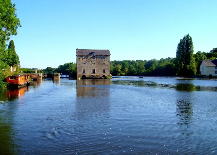 Sejour Vintage A Bord D'une Peniche A Chenille-champteusse, 8-10 Pers, Grand Espace Exterieur - Api-1-46-12 * Chenillé-Changé